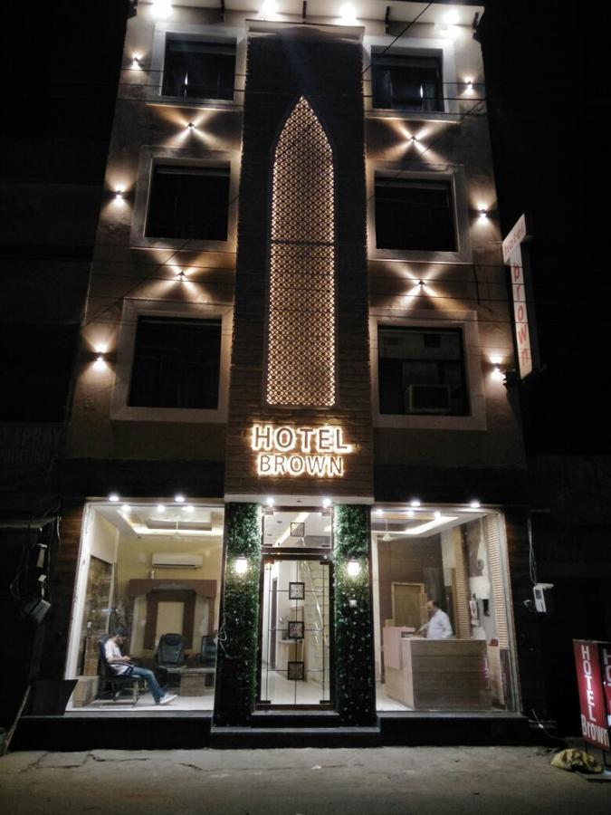 Hotel Brown Ludhiana Esterno foto